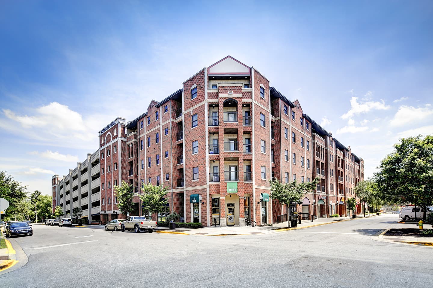 403-Extaerior-Corner-Wide